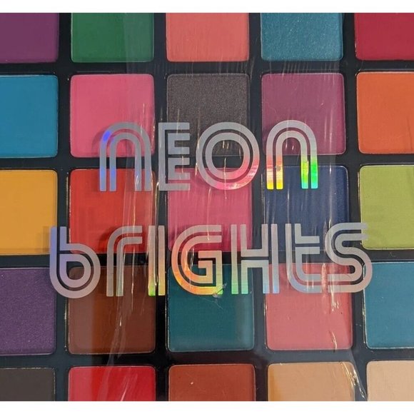 Beauty Treats Eyeshadow Palette Neon Brights 25 Vivid Pressed Pigments 80s Color - Picture 8 of 9